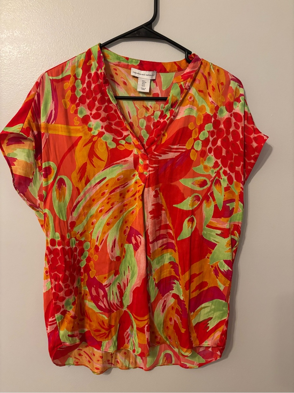 Small Cupcakes and Cashmere V-neck blouse top